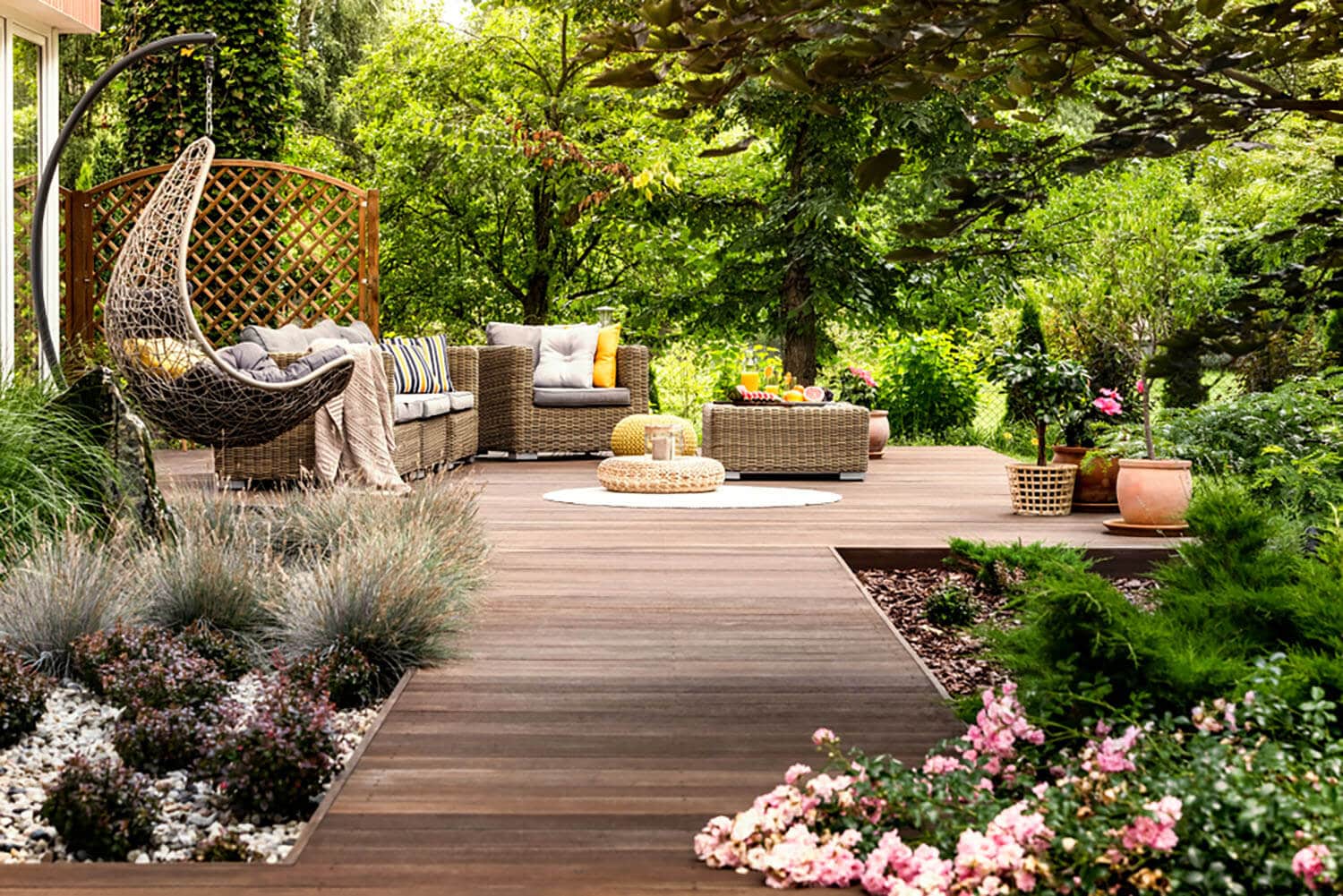 <b><center>Cómo decorar el jardín: Una selección de las mejores ideas que te encantarán</b></center> 1